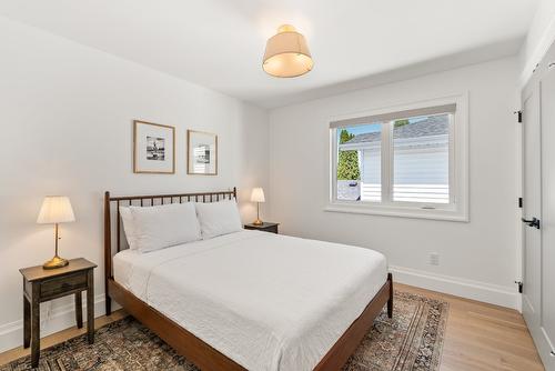 4015 Belmont Road, Kelowna, BC - Indoor Photo Showing Bedroom