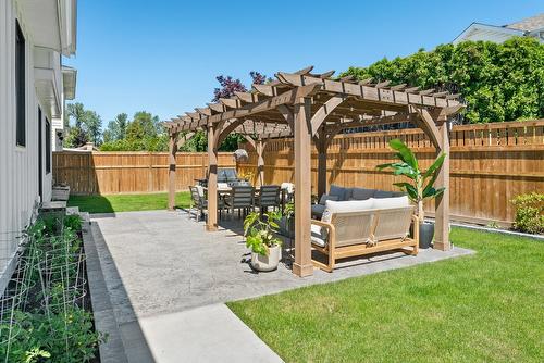 4015 Belmont Road, Kelowna, BC - Outdoor