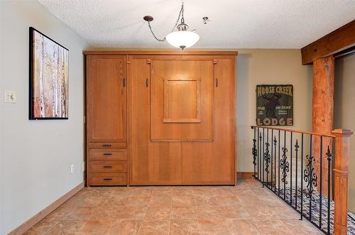 402-7470 Porcupine Road, Big White, BC - Indoor Photo Showing Other Room