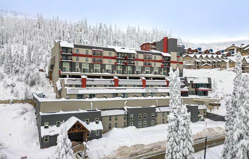 402-7470 Porcupine Road, Big White, BC - Outdoor