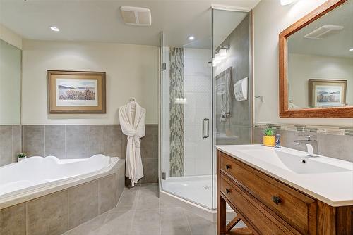 402-7470 Porcupine Road, Big White, BC - Indoor Photo Showing Bathroom