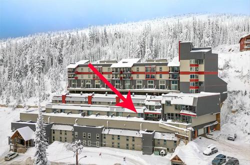 402-7470 Porcupine Road, Big White, BC - Outdoor