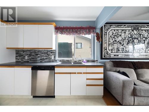 3413 24 Avenue, Vernon, BC - Indoor Photo Showing Kitchen With Double Sink