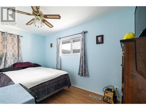 3413 24 Avenue, Vernon, BC - Indoor Photo Showing Bedroom