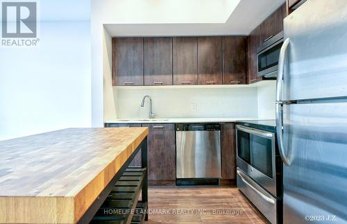 808 - 2200 Lake Shore Boulevard W, Toronto, ON - Indoor Photo Showing Kitchen With Stainless Steel Kitchen With Upgraded Kitchen