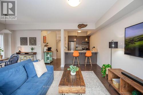 57 - 377 Glancaster Road, Hamilton, ON - Indoor Photo Showing Living Room