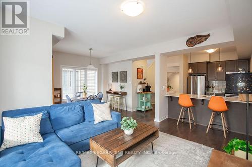 57 - 377 Glancaster Road, Hamilton, ON - Indoor Photo Showing Living Room