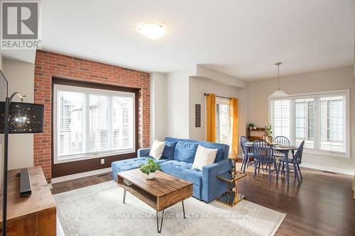 57 - 377 Glancaster Road, Hamilton, ON - Indoor Photo Showing Living Room