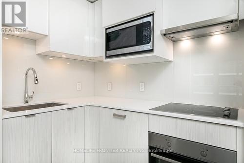 1714 - 195 Redpath Avenue, Toronto, ON - Indoor Photo Showing Kitchen