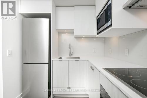 1714 - 195 Redpath Avenue, Toronto, ON - Indoor Photo Showing Kitchen