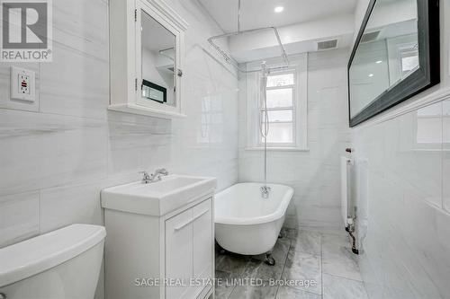 C4 - 98 Leuty Avenue, Toronto, ON - Indoor Photo Showing Bathroom