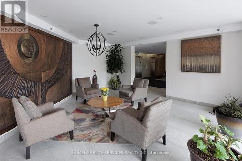 610 - 120 Dundalk Drive, Toronto, ON - Indoor Photo Showing Living Room