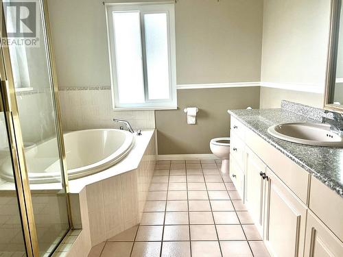 630 Nicola Avenue, Coquitlam, BC - Indoor Photo Showing Bathroom