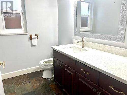 630 Nicola Avenue, Coquitlam, BC - Indoor Photo Showing Bathroom