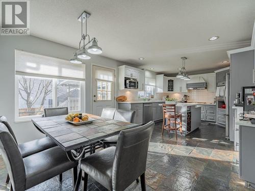 630 Nicola Avenue, Coquitlam, BC - Indoor Photo Showing Dining Room