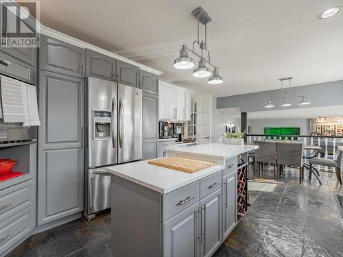 630 Nicola Avenue, Coquitlam, BC - Indoor Photo Showing Kitchen