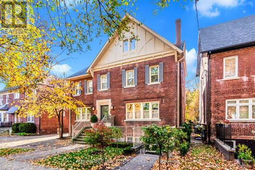 3Rd Flr - 113 Chaplin Crescent, Toronto, ON - Outdoor With Facade