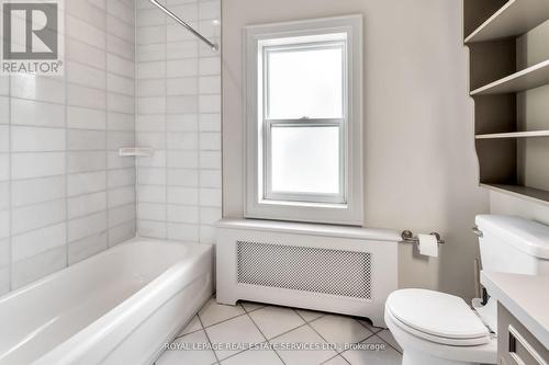 3Rd Flr - 113 Chaplin Crescent, Toronto, ON - Indoor Photo Showing Bathroom