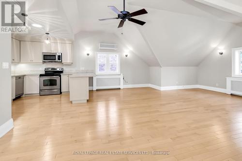 3Rd Flr - 113 Chaplin Crescent, Toronto, ON - Indoor Photo Showing Kitchen