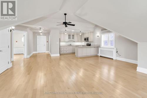 3Rd Flr - 113 Chaplin Crescent, Toronto, ON - Indoor Photo Showing Kitchen