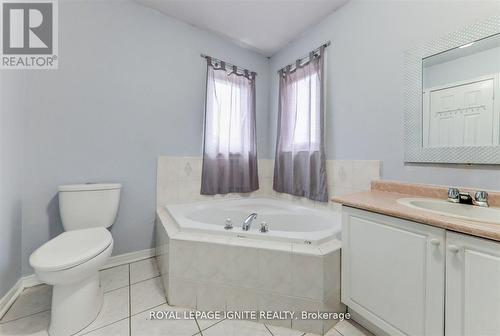 201 Sophia Road, Markham, ON - Indoor Photo Showing Bathroom