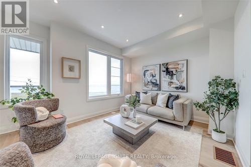 575 Port Darlington Road, Clarington, ON - Indoor Photo Showing Living Room