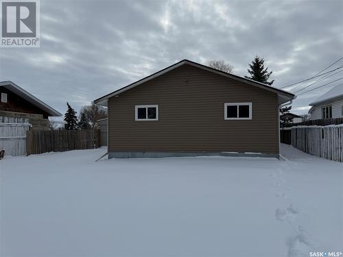 1016 Stadacona Street E, Moose Jaw, SK - Outdoor With Exterior