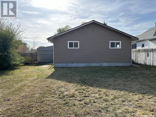 1016 Stadacona Street E, Moose Jaw, SK - Outdoor