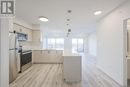 401 - 1475 Whites Road, Pickering, ON - Indoor Photo Showing Kitchen With Stainless Steel Kitchen With Upgraded Kitchen