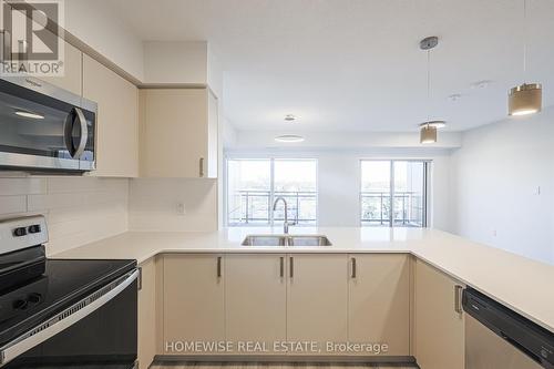 401 - 1475 Whites Road, Pickering, ON - Indoor Photo Showing Kitchen