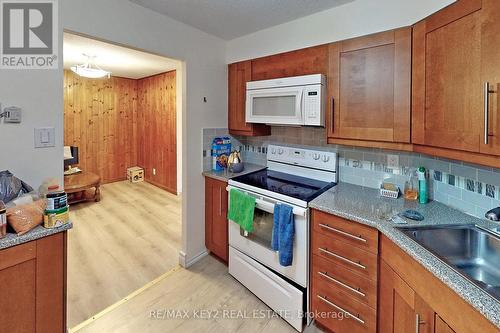 312 - 61 Markbrook Lane, Toronto, ON - Indoor Photo Showing Kitchen