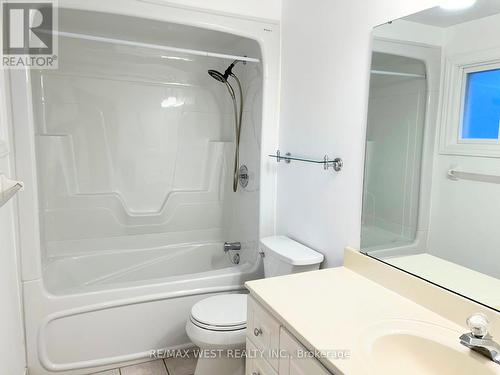 121 Bartley Bull Parkway, Brampton, ON - Indoor Photo Showing Bathroom