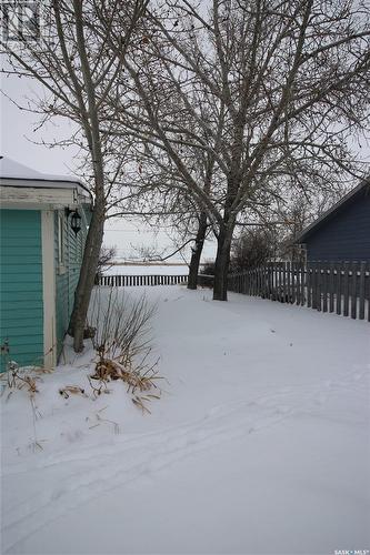 225 1St Avenue W, Frontier, SK - Outdoor