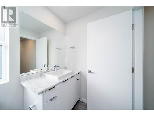 3754 Davidson Court, West Kelowna, BC - Indoor Photo Showing Bathroom