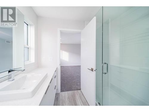 3754 Davidson Court, West Kelowna, BC - Indoor Photo Showing Bathroom