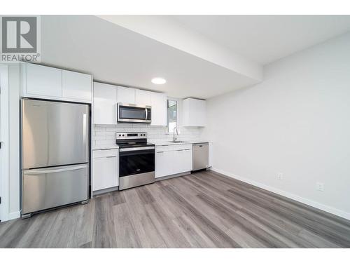 3754 Davidson Court, West Kelowna, BC - Indoor Photo Showing Kitchen