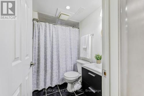 631 Beresford Avenue, Toronto, ON - Indoor Photo Showing Bathroom