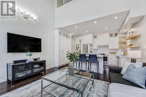 631 Beresford Avenue, Toronto, ON - Indoor Photo Showing Living Room