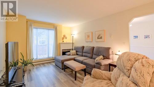 160 Celano Crescent Unit# 104, Kelowna, BC - Indoor Photo Showing Living Room