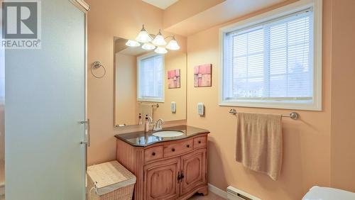 160 Celano Crescent Unit# 104, Kelowna, BC - Indoor Photo Showing Bathroom