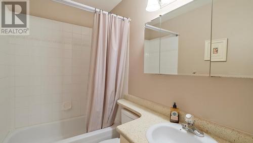 160 Celano Crescent Unit# 104, Kelowna, BC - Indoor Photo Showing Bathroom