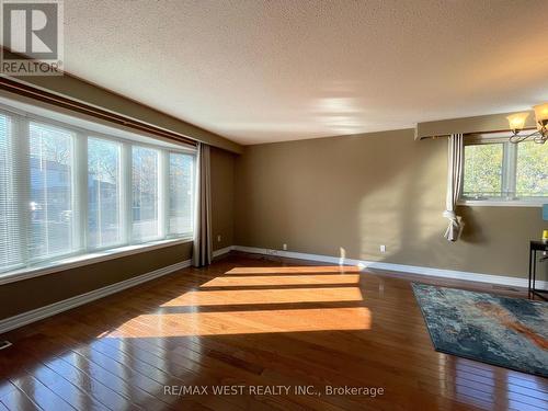 4 Geneva Crescent, Brampton, ON - Indoor Photo Showing Other Room