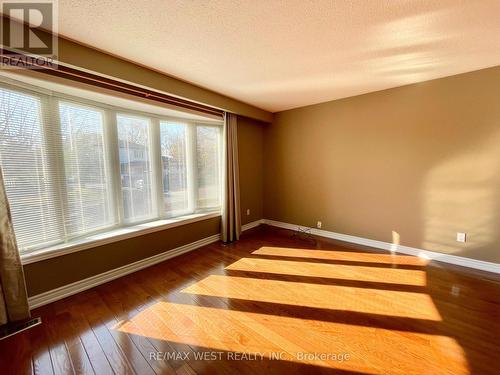 4 Geneva Crescent, Brampton, ON - Indoor Photo Showing Other Room