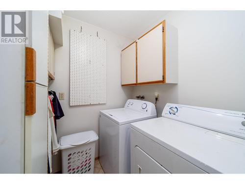 1055 Glenwood Avenue Unit# 101, Kelowna, BC - Indoor Photo Showing Laundry Room