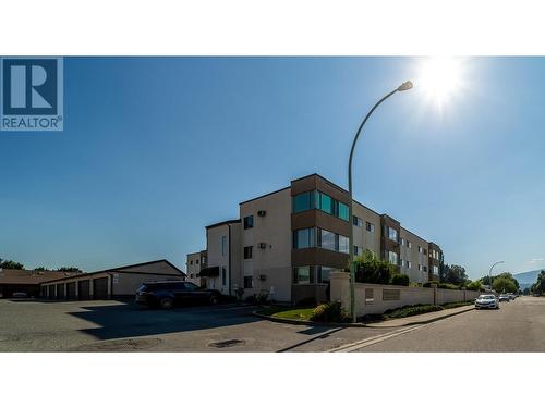 1055 Glenwood Avenue Unit# 101, Kelowna, BC - Outdoor