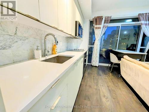 1502 - 38 Iannuzzi Street, Toronto, ON - Indoor Photo Showing Kitchen