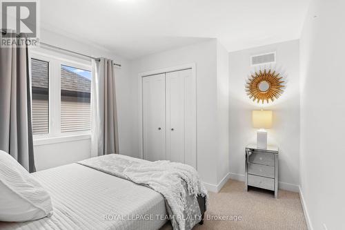 920 Brian Good Avenue, Ottawa, ON - Indoor Photo Showing Bedroom