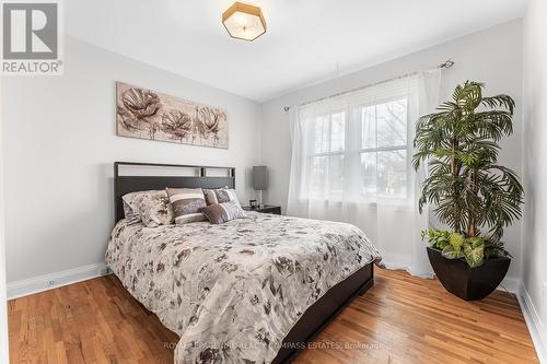 74 Beamer Avenue, St. Catharines (441 - Bunting/Linwell), ON - Indoor Photo Showing Bedroom