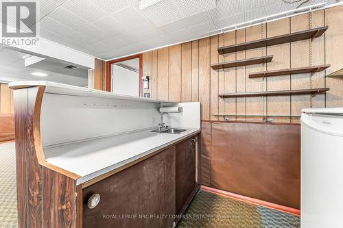 74 Beamer Avenue, St. Catharines (441 - Bunting/Linwell), ON - Indoor Photo Showing Kitchen