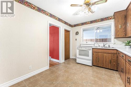 74 Beamer Avenue, St. Catharines (441 - Bunting/Linwell), ON - Indoor Photo Showing Kitchen